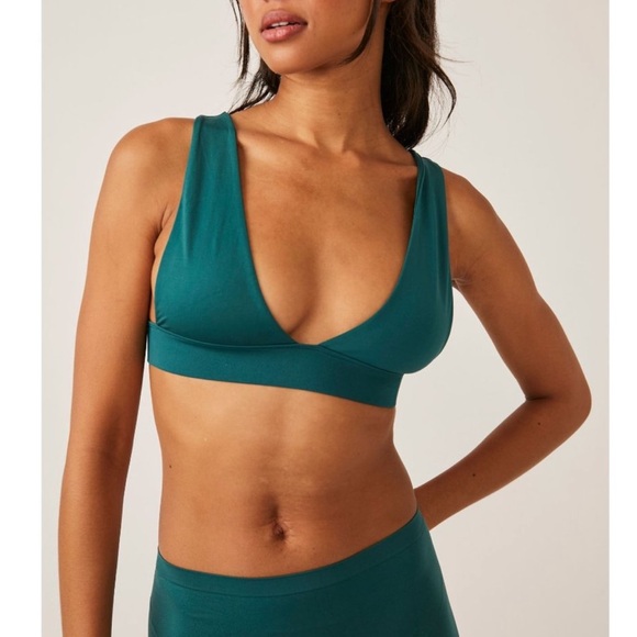 NWT FREE PEOPLE No Show Plunge Bralette / Evergreen - Picture 2 of 7